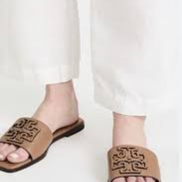 NIB Tory Burch Ines Slide T Logo Leather Sandals ALMOND FLOUR - Picture 3 of 5